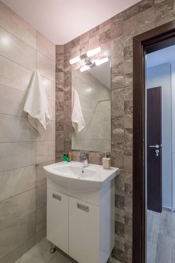 Quiet & Airy Modern Apt. Top Centre Free Parking Sofia Exteriör bild