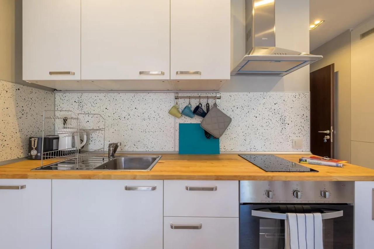Quiet & Airy Modern Apt. Top Centre Free Parking Sofia Exteriör bild