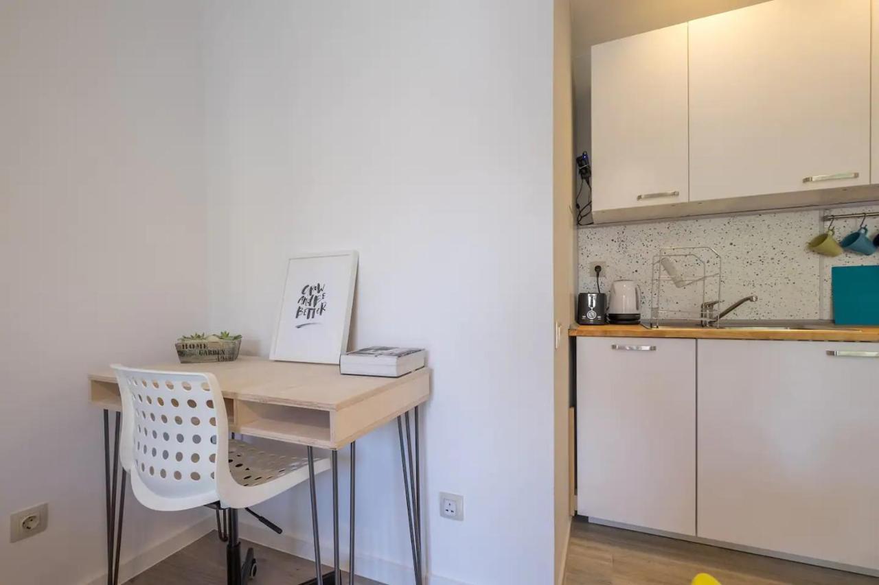 Quiet & Airy Modern Apt. Top Centre Free Parking Sofia Exteriör bild